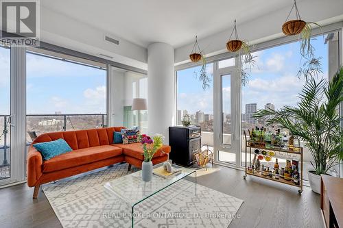 2004 - 5 Soudan Avenue S, Toronto, ON - Indoor Photo Showing Living Room