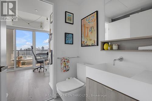 2004 - 5 Soudan Avenue S, Toronto, ON - Indoor Photo Showing Bathroom