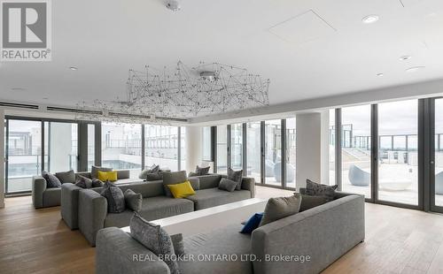 2004 - 5 Soudan Avenue S, Toronto, ON - Indoor Photo Showing Living Room