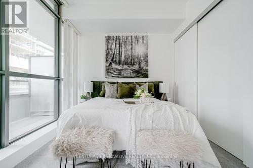 #303 - 8 Charlotte Street, Toronto, ON - Indoor Photo Showing Bedroom