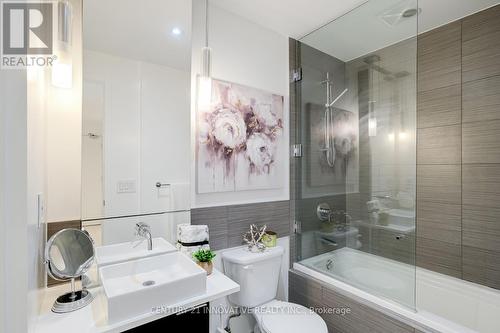 #303 - 8 Charlotte Street, Toronto, ON - Indoor Photo Showing Bathroom