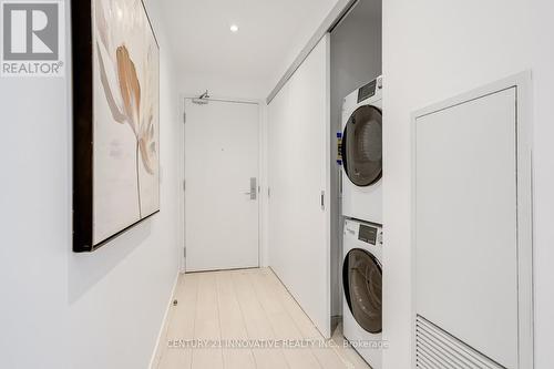 #303 - 8 Charlotte Street, Toronto, ON - Indoor Photo Showing Laundry Room