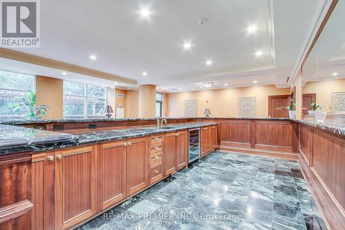 303 - 9225 Jane Street, Vaughan, ON - Indoor Photo Showing Kitchen With Double Sink