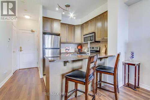 303 - 9225 Jane Street, Vaughan, ON - Indoor Photo Showing Kitchen With Upgraded Kitchen