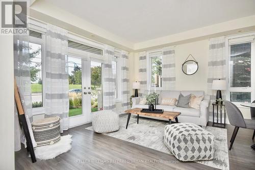 1 - 9621 Jane Street, Vaughan, ON - Indoor Photo Showing Living Room