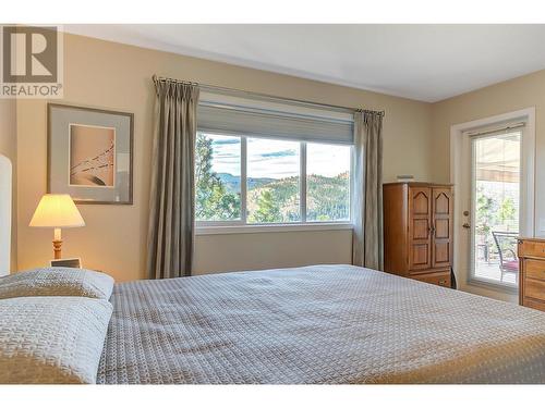 580 Denali Drive, Kelowna, BC - Indoor Photo Showing Bedroom