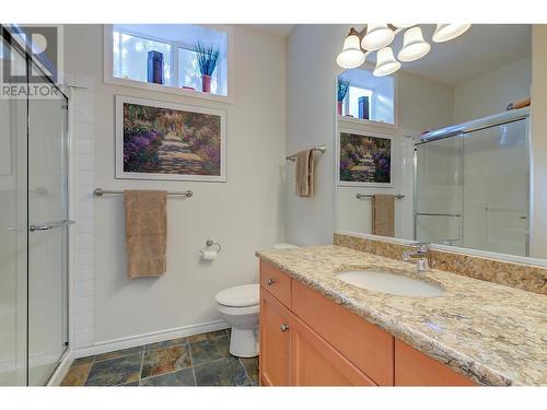 580 Denali Drive, Kelowna, BC - Indoor Photo Showing Bathroom