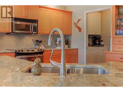 580 Denali Drive, Kelowna, BC - Indoor Photo Showing Kitchen With Double Sink With Upgraded Kitchen