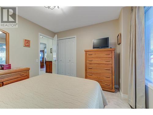 580 Denali Drive, Kelowna, BC - Indoor Photo Showing Bedroom