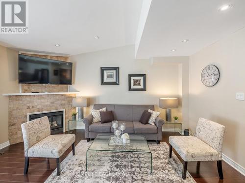 34 Kalmar Crescent, Richmond Hill, ON - Indoor Photo Showing Living Room With Fireplace