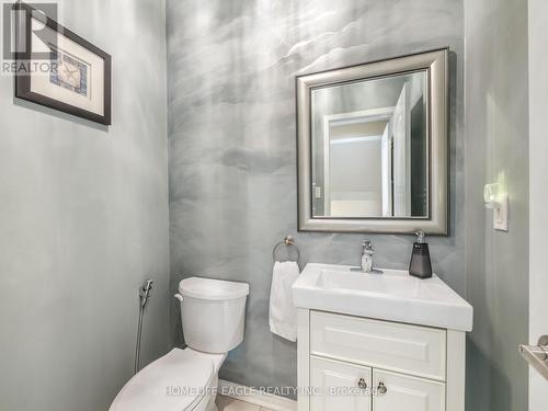 34 Kalmar Crescent, Richmond Hill, ON - Indoor Photo Showing Bathroom