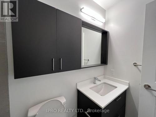 B1401 - 50 Upper Mall Way, Vaughan, ON - Indoor Photo Showing Bathroom