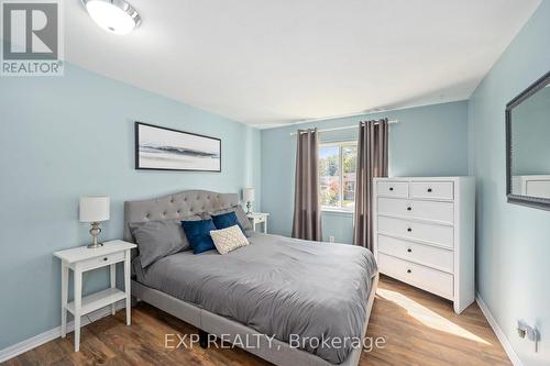 977 Osgoode Drive, London, ON - Indoor Photo Showing Bedroom