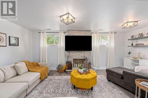 977 Osgoode Drive, London, ON - Indoor Photo Showing Living Room