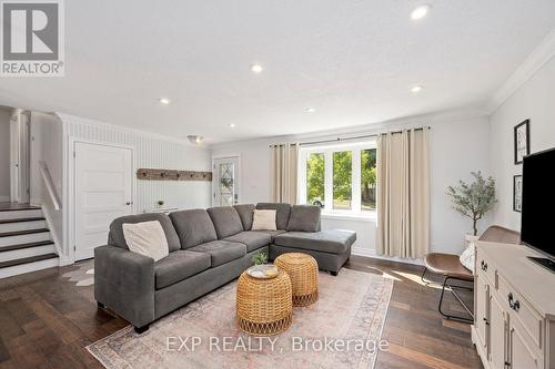 977 Osgoode Drive, London, ON - Indoor Photo Showing Living Room