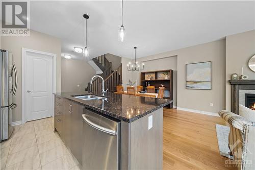 423 Warmstone Drive, Stittsville, ON - Indoor Photo Showing Kitchen With Stainless Steel Kitchen With Double Sink With Upgraded Kitchen