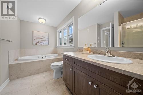 423 Warmstone Drive, Stittsville, ON - Indoor Photo Showing Bathroom