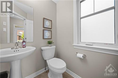 423 Warmstone Drive, Stittsville, ON - Indoor Photo Showing Bathroom