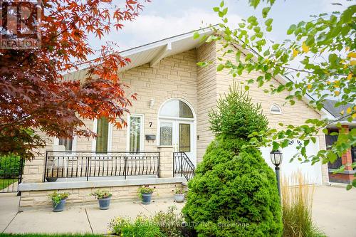 7 Osgoode Court, Hamilton, ON 