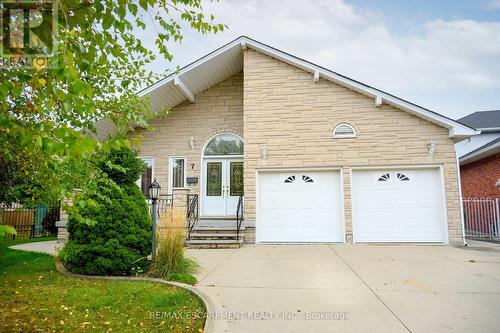 7 Osgoode Court, Hamilton, ON 