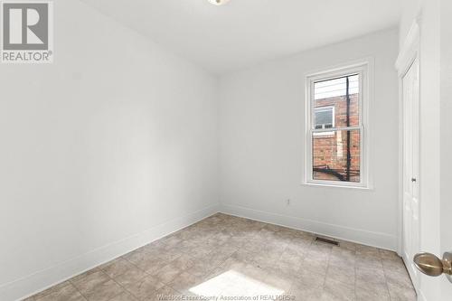 1086 Gladstone Avenue, Windsor, ON - Indoor Photo Showing Other Room