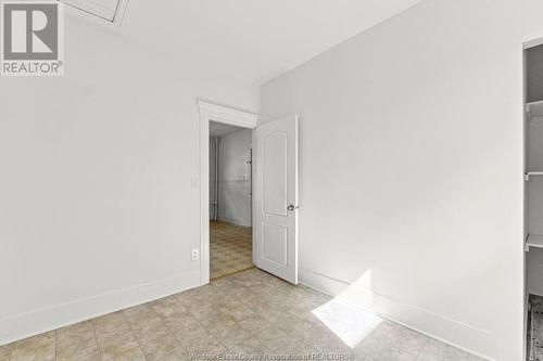 1086 Gladstone Avenue, Windsor, ON - Indoor Photo Showing Other Room