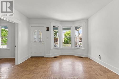 1086 Gladstone Avenue, Windsor, ON - Indoor Photo Showing Other Room