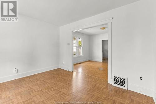 1086 Gladstone Avenue, Windsor, ON - Indoor Photo Showing Other Room