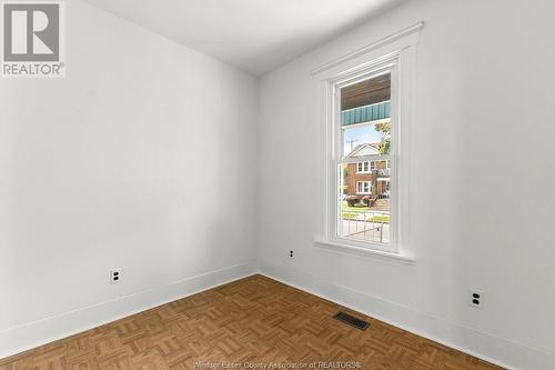 1086 Gladstone Avenue, Windsor, ON - Indoor Photo Showing Other Room