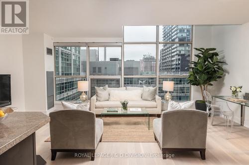 703 - 36 Blue Jays Way, Toronto, ON - Indoor Photo Showing Living Room