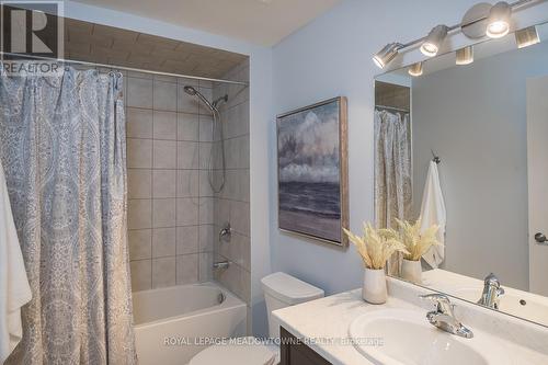 501 - 1421 Costigan Road, Milton, ON - Indoor Photo Showing Bathroom