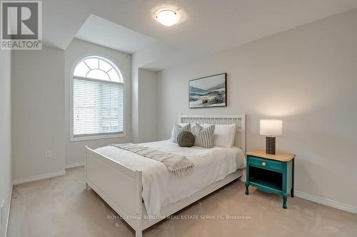 11 - 370 Stonehenge Drive, Hamilton, ON - Indoor Photo Showing Bedroom