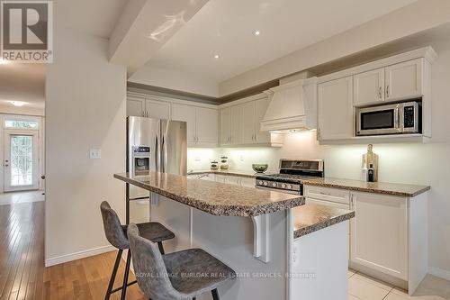 11 - 370 Stonehenge Drive, Hamilton, ON - Indoor Photo Showing Kitchen With Stainless Steel Kitchen