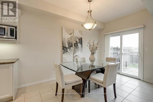 11 - 370 Stonehenge Drive, Hamilton, ON - Indoor Photo Showing Dining Room