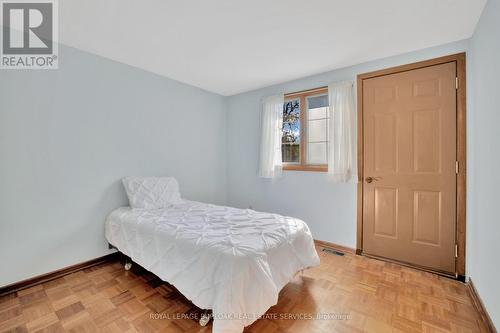 3770 Huntington Avenue, Windsor, ON - Indoor Photo Showing Bedroom