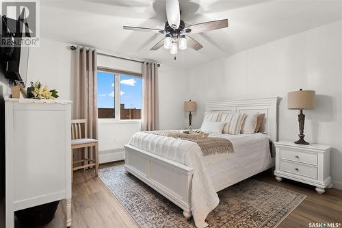 203 205 Mcintyre Street N, Regina, SK - Indoor Photo Showing Bedroom