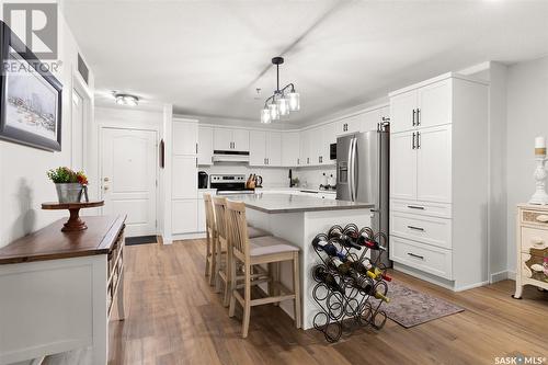 203 205 Mcintyre Street N, Regina, SK - Indoor Photo Showing Kitchen