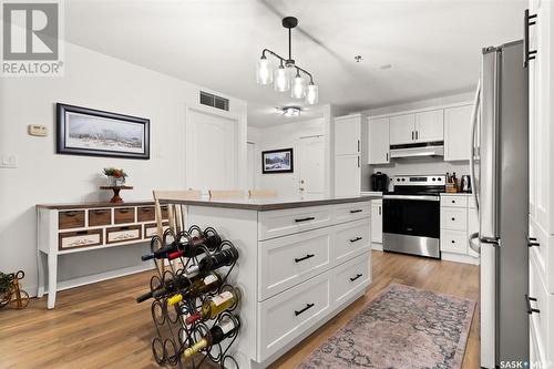 203 205 Mcintyre Street N, Regina, SK - Indoor Photo Showing Kitchen