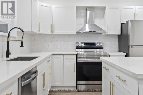 449 Drew Street, Oshawa (Central), ON - Indoor Photo Showing Kitchen With Stainless Steel Kitchen With Upgraded Kitchen