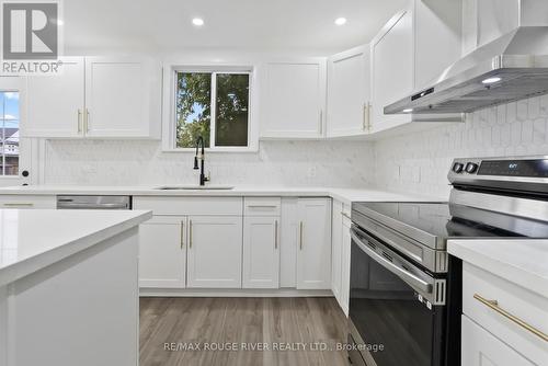 449 Drew Street, Oshawa (Central), ON - Indoor Photo Showing Kitchen