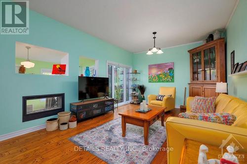 3 Wintergreen Drive, Ottawa, ON - Indoor Photo Showing Living Room