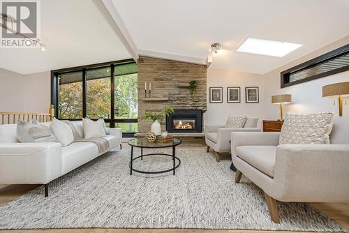 11753 Trafalgar Road, Halton Hills, ON - Indoor Photo Showing Living Room With Fireplace