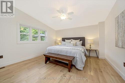 11753 Trafalgar Road, Halton Hills, ON - Indoor Photo Showing Bedroom