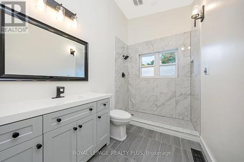 11753 Trafalgar Road, Halton Hills, ON - Indoor Photo Showing Bathroom