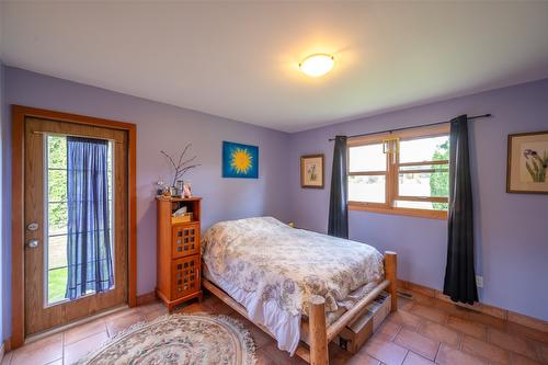 4084 Mclean Creek Road, Okanagan Falls, BC - Indoor Photo Showing Bedroom