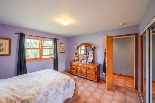 4084 Mclean Creek Road, Okanagan Falls, BC - Indoor Photo Showing Bedroom