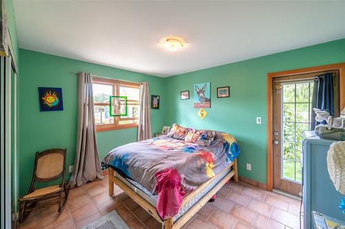 4084 Mclean Creek Road, Okanagan Falls, BC - Indoor Photo Showing Bedroom