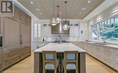 27 Park Avenue, Oakville, ON - Indoor Photo Showing Kitchen With Upgraded Kitchen