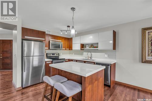 110 2007 Pohorecky Crescent, Saskatoon, SK - Indoor Photo Showing Kitchen With Stainless Steel Kitchen