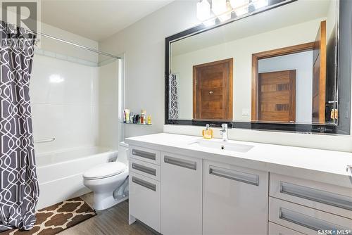 110 2007 Pohorecky Crescent, Saskatoon, SK - Indoor Photo Showing Bathroom